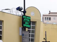 Il varco non attivo di Piazza Cavour (foto Bonaventura)