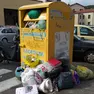 Scomparsi i cassonetti per la raccolta dei vestiti, si cambia modalità (foto Tibaldi)