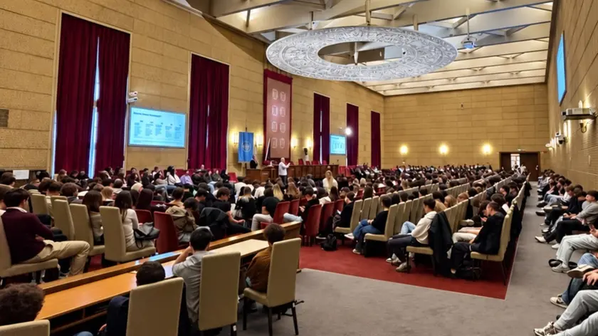 Gli studenti nell'aula magna
