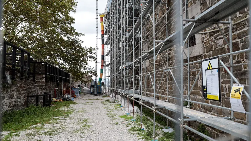 Il cartello del cantiere (foto Tibaldi)