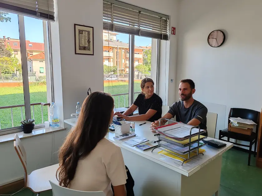 L'attività di uno dei centri della Caritas
