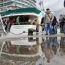 Passeggeri sul Delfino Verde nonostante la pioggia (Lasorte)