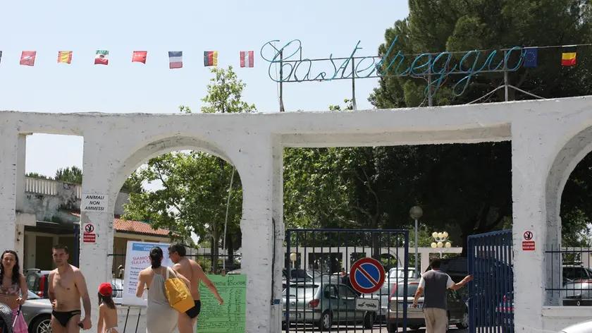 L'ingresso dello stabilimento balneare di Castelreggio