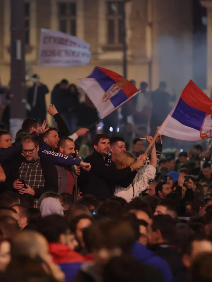 Gli Studenti celebrano la vittoria in Serbia