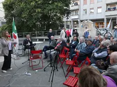 Un incontro del Pd in piazza Puecher (Foto Lasorte)