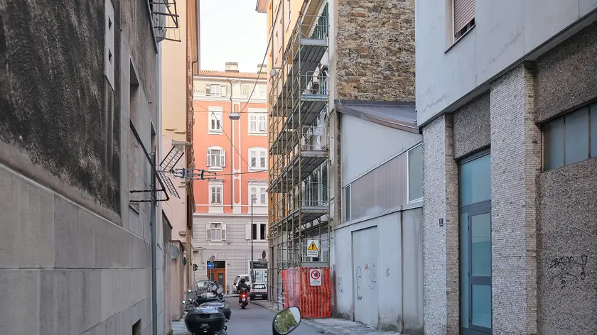 Via della Fabbrica teatro di uno dei sequestri Foto Silvano