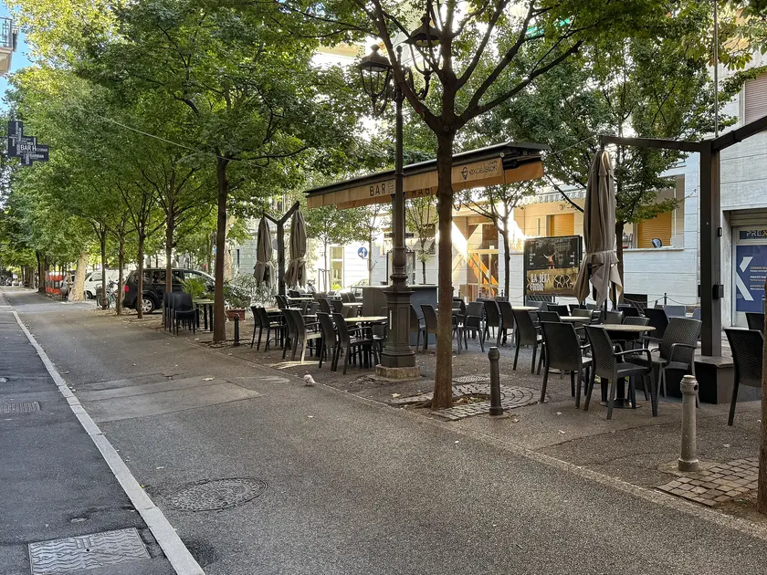 Viale XX Settembre, teatro di una delle rapine Foto Silvano