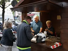 Patrizia Vitale e Franco Spinelli in via Battisti (fotoservizio Andrea Lasorte)