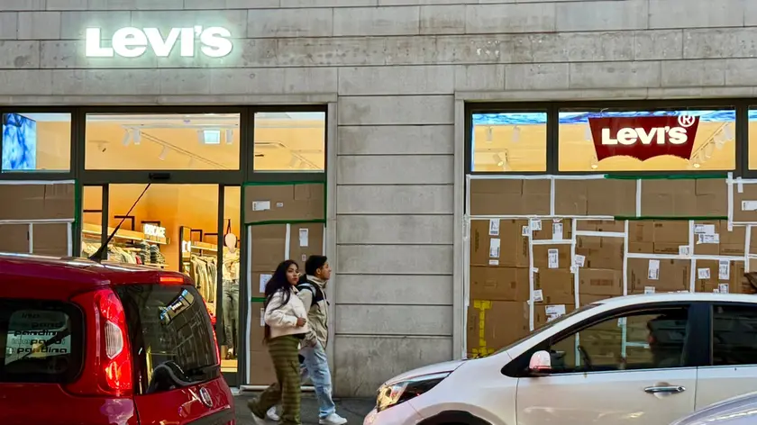 Il negozio Levi's in Corso Italia (foto Silvano)