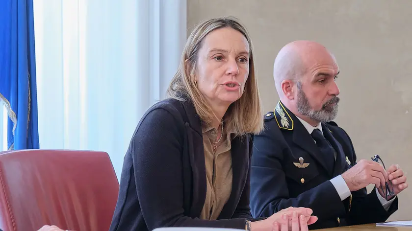L’assessore de Gavardo e il vice ispettore Crechici (Foto Silvano)