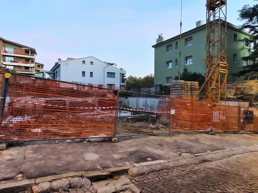 Il cantiere di via Tedeschi (foto Francesco Bruni)