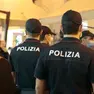 Alcuni controlli della polizia in centro in una foto d'archivio