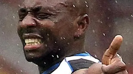Udinese's defender Pablo Armero celebrates after scoring the lead of 1 to 0 during the Italian Serie A soccer match between AC Milan and Udinese at Giuseppe Meazza stadium in Milan, 7 February 2016. ANSA / MATTEO BAZZI