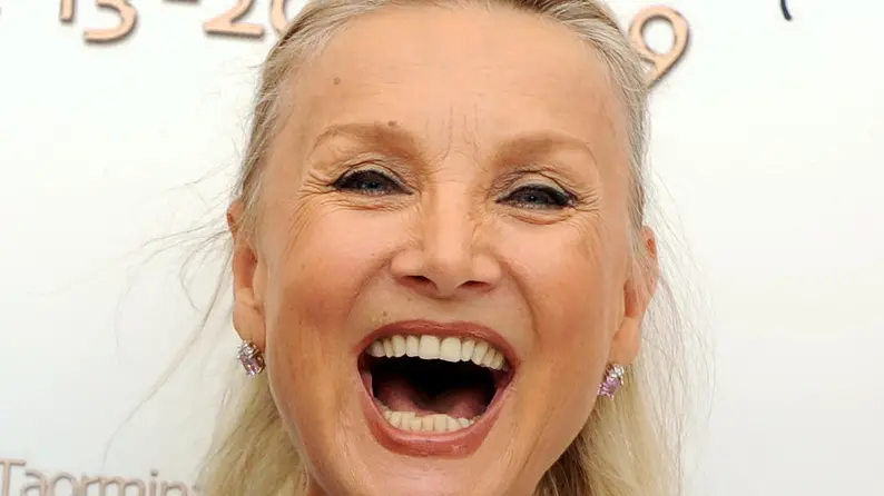 20090614-TAORMINA (MESSINA)-ACE: TAORMINA FILM FEST. L'attrice Barbara Bouchet, in posa durante il Photo-Call, prima della conferenza stampa del film "Giallo?, regia di Antonio Capuano, presentato oggi 14 giugno 2009, in concorso Mediterranea nella 55ma edizione del Taormina Film Fest, in programma dal 13 al 20. ANSA/CLAUDIO ONORATI/on