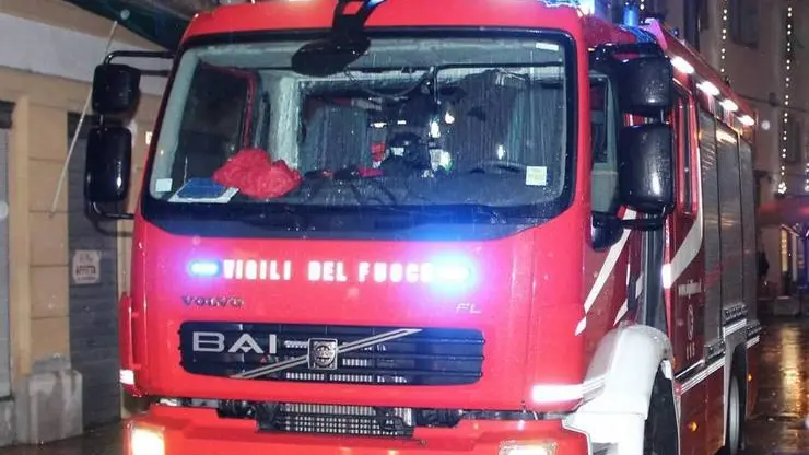 Bumbaca Gorizia 27.12.2014 Incendio baracchetta Piazza Vittoria Fotografia di Pierluigi Bumbaca