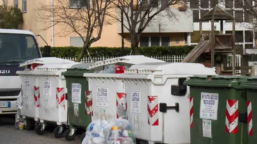 Bonaventura Monfalcone-02.01.2018 Rifiuti-Via De Gasperi-Ronchi dei legionari-foto di Katia Bonaventura