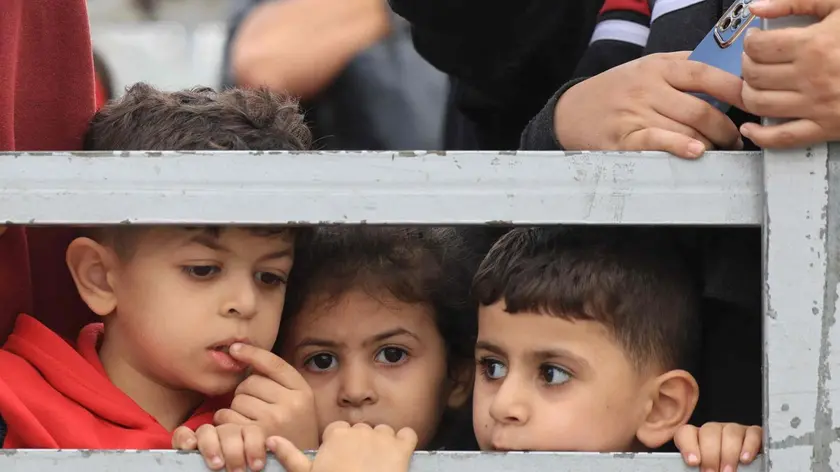 Bimbi in fuga da Gaza