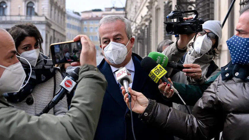 Franco Locatelli, coordinatore del Cts e presidente del Consiglio Superiore di sanità, durante la riunione della cabina di regia a Palazzo Chigi sulle nuove misure anti-Covid, Roma, 23 dicembre 2021. Foto ANSA/RICCARDO ANTIMIANI