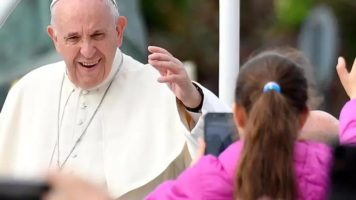 Pope Francis waves as he arrives for a meeting with the youth and with the families on the square in front of the Palace of Culture in Iasi, Romania, 01 June 2019. The pontiff visit takes place 20 years after Pope St. John Paul II's historic visit to Romania, having the motto 'Let's Walk Together'. ANSA/ETTORE FERRARI