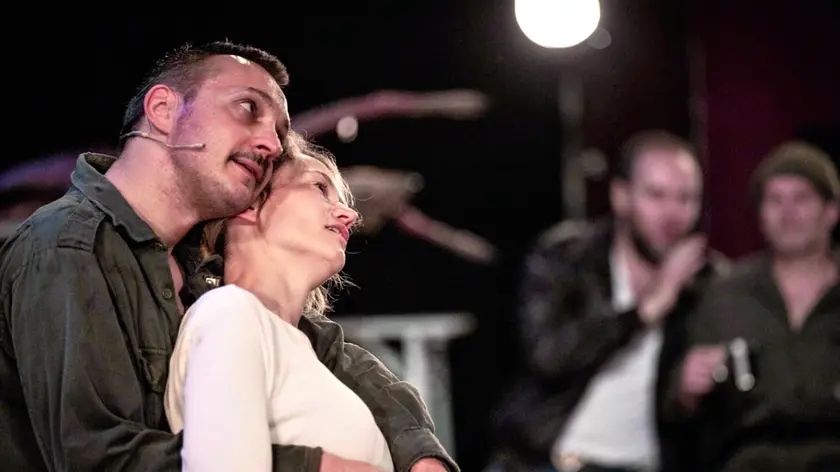 Blaž Setnikar con Tina Gunzek (Marie) nella foto di Luca Quaia. “Woyzek” è una coproduzione diretta da Igor Pison