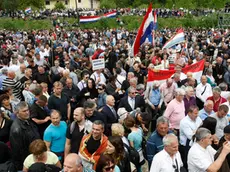 Bleiburg, Austrija, 160515. Groblje Unterloibach. Komemoracijom i Svetom misom na Bleiburskom polju obiljezena je 70. obljetnica stradanja i hrvatskog kriznog puta iz 1945. godine . Svetu misu na livadi pored spomen obiljezja zrtvama bleiburske tragedije predvodio je kardinal Josip Bozanic. Foto: Ranko Suvar / CROPIX