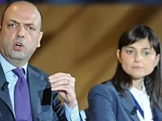 Il ministro dell'Interno Angelino Alfano e la vicesegretaria del Pd Debora Serracchiani partecipano al convegno "Italia 2015: il paese nell'anno dell'Expo" nel Salone dei Cinquecento a Palazzo Vecchio, Firenze, 28 marzo 2015. ANSA/ MAURIZIO DEGL' INNOCENTI