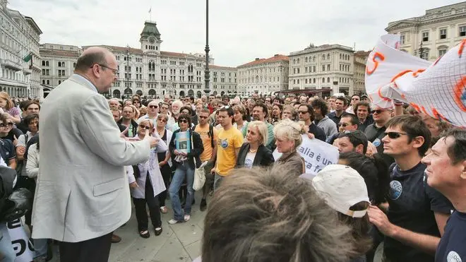 Lasorte Trieste 28/05/10 - Piazza Unità, Prefettura, Protesta OGS