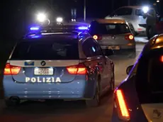 Agenti della polizia impegnati nell'operazione contro la mafia cinese denominata 'China truck' a Prato 18 gennaio 2018. Centinaia di agenti stanno eseguendo in varie città italiane e di paesi Ue diverse ordinanze di custodia cautelare in carcere e una serie di provvedimenti nei confronti di soggetti appartenenti, secondo le indagini, ad un'organizzazione mafiosa che agiva in Italia e in vari paesi europei. L'inchiesta è coordinata dalla Dda di Firenze. Le misure sono scattate oltre che in Italia anche in Francia e Spagna, grazie alla collaborazione delle rispettive polizie. ANSA/CLAUDIO GIOVANNINI