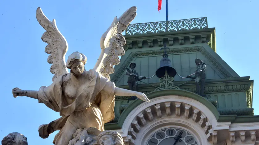 Un particolare del municipio