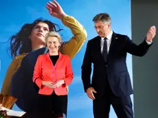 Il primo ministro croato Andrej Plenkovic accoglie la presidente della Commissione europea Urusla von der Leyen durante la sua visita a Zagabria dell'8 luglio 2021