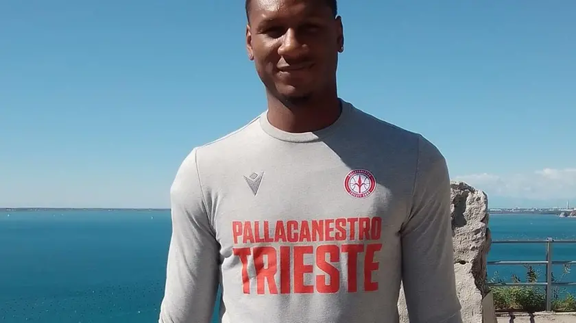 Skylar Spencer griffato Pallacanestro Trieste