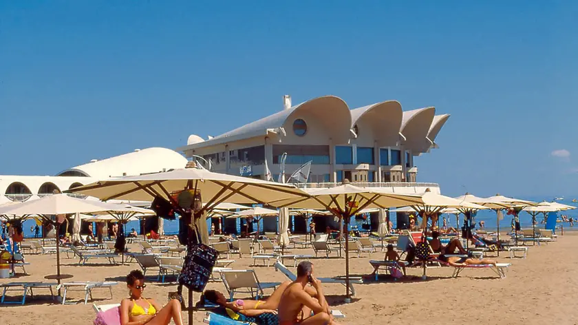 La spiaggia di Lignano Sabbiadoro (Foto di archivio)