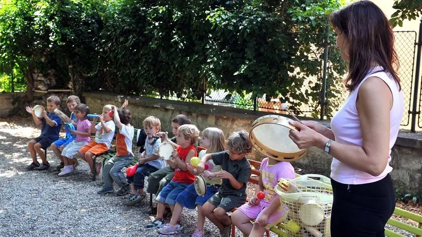 BRUNI TRIESTE 25 07 08 CENTRO ESTIVO DI BARCOLA L'ARCA--LA MAESTRA ROBERTA