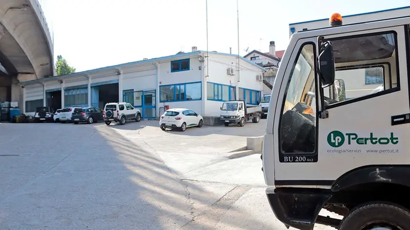 Silvano Trieste 2019-07-01 Furto con spaccata alla Pertot