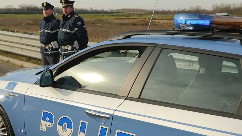 Bumbaca Gorizia - 12/12/2009 - Pattuglia Stradale raccordo Villesse - Foto di Pierluigi Bumbaca