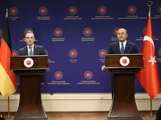 epa08946053 A handout photo made available by the Turkish Foreign Ministry Press Office shows Turkish Minister of Foreign Affairs Mevlut Cavusoglu (R) and German Foreign Minister Heiko Maas (L) during a press conference after their meeting in Ankara, Turkey, 18 January 2021. EPA/CEM OZDEL / TURKISH FOREIGN MINISTERY PRESS OFFICE HANDOUT HANDOUT EDITORIAL USE ONLY/NO SALES