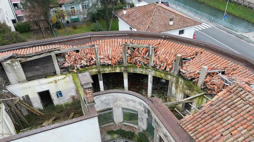 La situazione di degrado in cui si trova l’ex Inam di via Manzoni Fotoservizio Katia Bonaventura