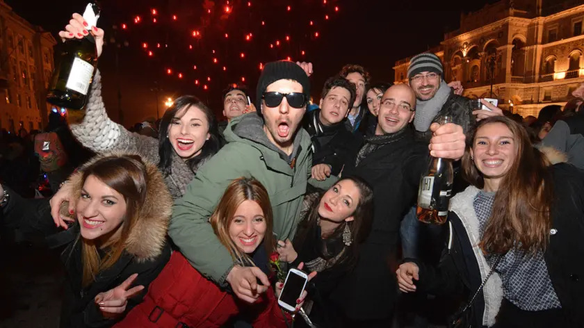 Un momento dei festeggiamenti di Capodanno in piazza Unità