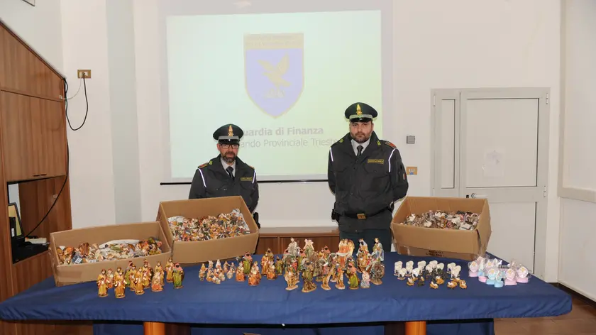 Alcuni dei prodotti sequestrati dalla Guardia di Finanza di Trieste