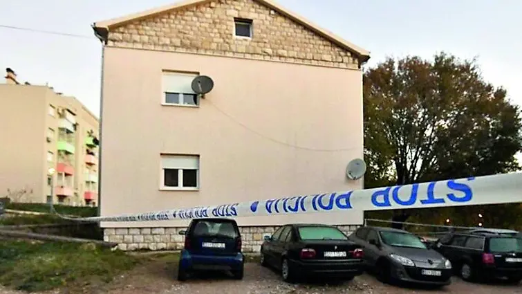 Il nastro della polizia croata a delimitare la zona davanti alla casa dov’è avvenuta l’esplosione