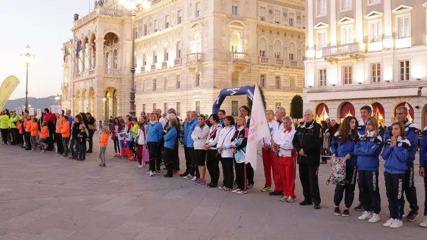 La cerimonia in piazza Unità (Foto Lasorte)