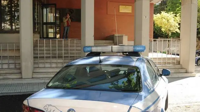 Bumbaca Gorizia 13:05:13 Vandalismo Istituto Slataper - Fotografia di Pierluigi Bumbaca