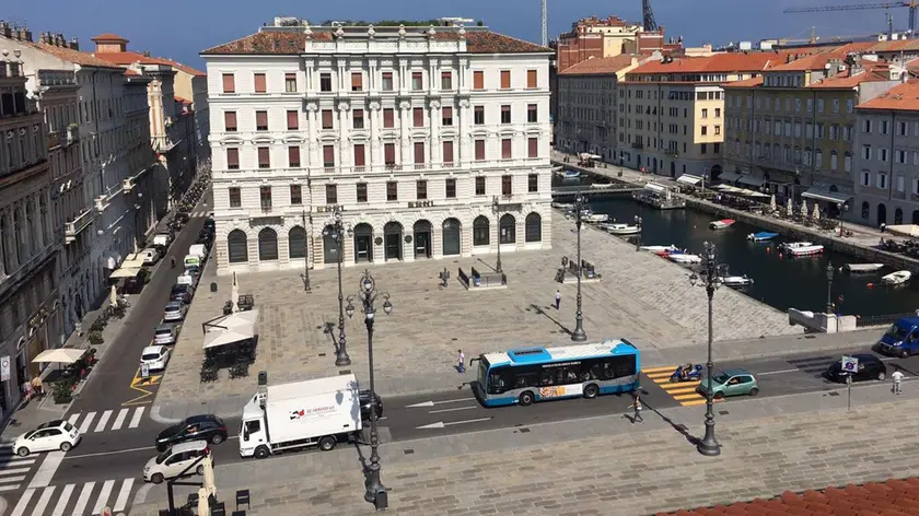 Una veduta di piazza Ponterosso che ha messo una pietra sopra al caso del parcheggio Riccesi