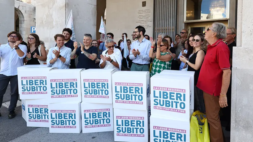 Lasorte Trieste 11/08/23 - Piazza Oberdan, Regione, Raccolta Firme sul Fine Vita