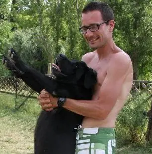 Cristian Dellavalle con il suo labrador