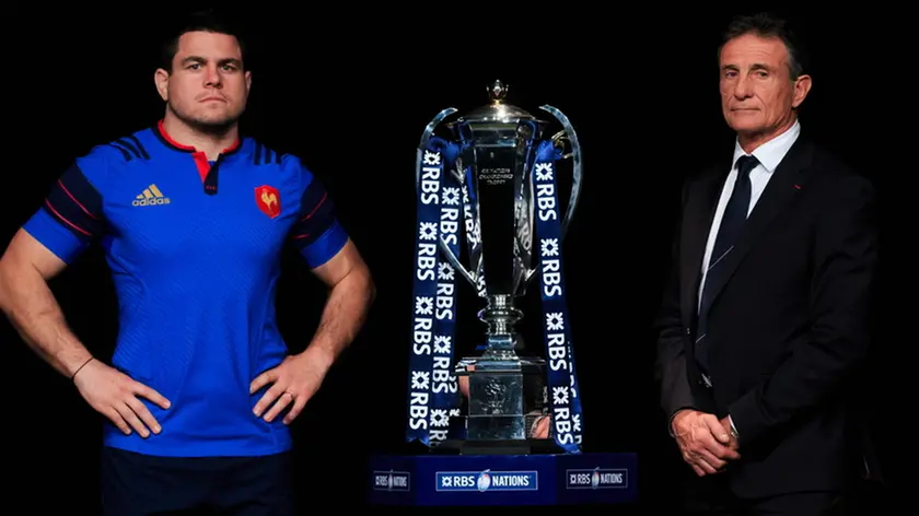 France captain Guilhem Guirado (left) and head coach Guy Noves alongside the Six Nations trophy during the RBS 6 Nations Media Launch at The Hurlingham Club, London. PRESS ASSOCIATION Photo. Picture date: Wednesday January 27, 2016. See PA story RUGBYU 6 Nations. Photo credit should read: John Walton/PA Wire. RESTRICTIONS: Editorial use only, No commercial use without prior permission, please contact PA Images for further information: Tel: +44 (0) 115 8447447. LaPresse Only italy Rugby RBS 6 Nazioni 2016