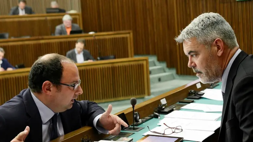Il capogruppo del Pd Diego Moretti con l’assessore Paolo Panontin