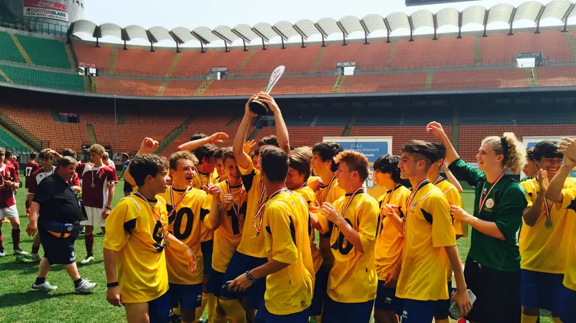 I ragazzi del Fvg con il trofeo appena conquistato