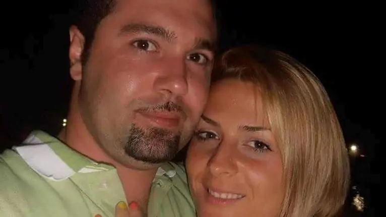 Migena Kellezi con il marito, Dritan Sulollari, in una foto del 2015 tratta dal profilo Facebook della donna, uccisa a coltellate dall'uomo. Gradisca d'Isonzo (Gorizia), 8 novembre 2017. +++ATTENZIONE LA FOTO NON PUO' ESSERE PUBBLICATA O RIPRODOTTA SENZA L'AUTORIZZAZIONE DELLA FONTE DI ORIGINE CUI SI RINVIA+++