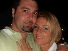 Migena Kellezi con il marito, Dritan Sulollari, in una foto del 2015 tratta dal profilo Facebook della donna, uccisa a coltellate dall'uomo. Gradisca d'Isonzo (Gorizia), 8 novembre 2017. +++ATTENZIONE LA FOTO NON PUO' ESSERE PUBBLICATA O RIPRODOTTA SENZA L'AUTORIZZAZIONE DELLA FONTE DI ORIGINE CUI SI RINVIA+++